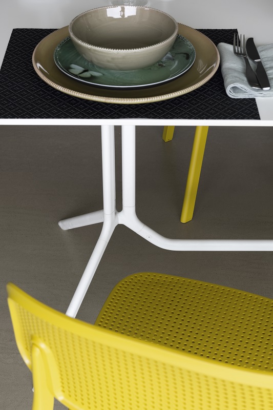 table de repas Poule Kristalia – Image 2